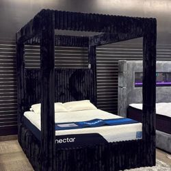 Fleece Velvet Canopy Bed With Bluetooth Speaker & USB Charging 