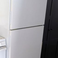 Amana Refrigerator 