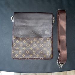 Louis Vuitton Monogram Messenger Shoulder Bag