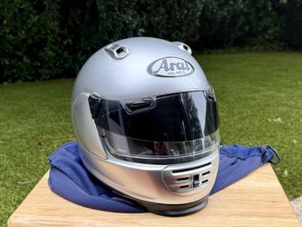 Gently Used ARAI Defiant Pro-Cruise Helmet