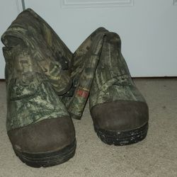 cabellas hunting fishing rubber boots used damaged size 14