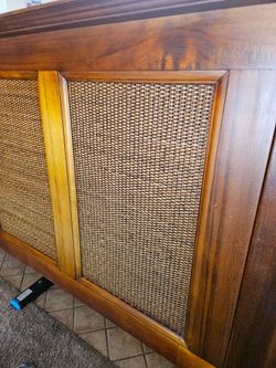 Pier one. king size bedroom set