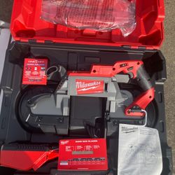 Milkwaukee M18 FUEL Deep Cut Band Saw