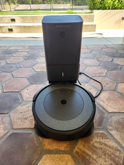 Roomba i3+ EVO w/ accessories