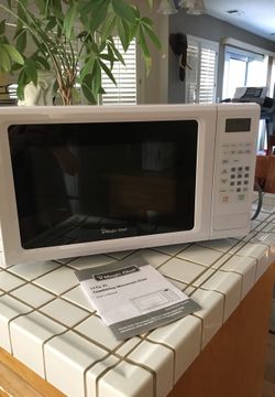 Magic Chef countertop microwave