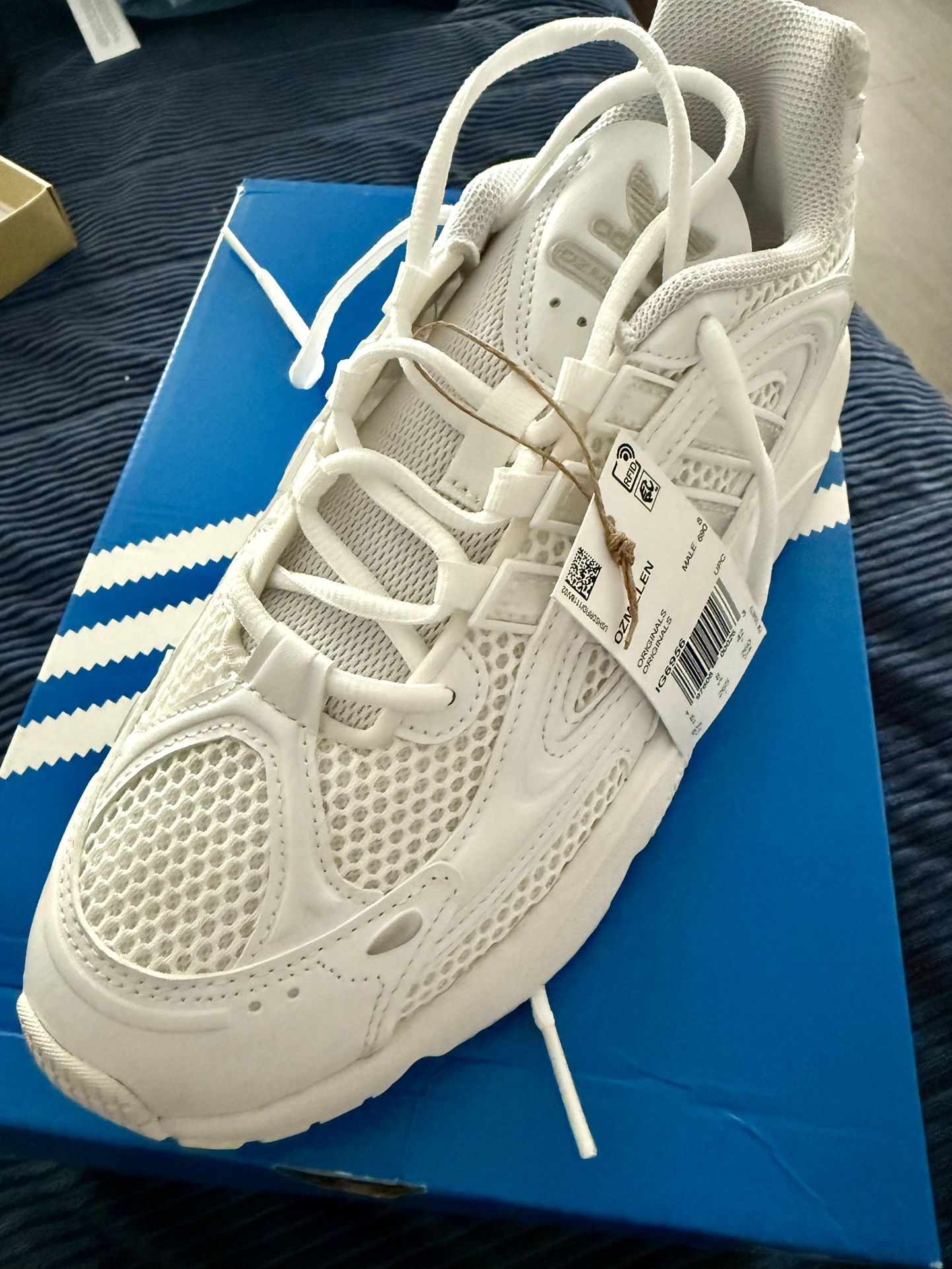 Adidas Sneakers