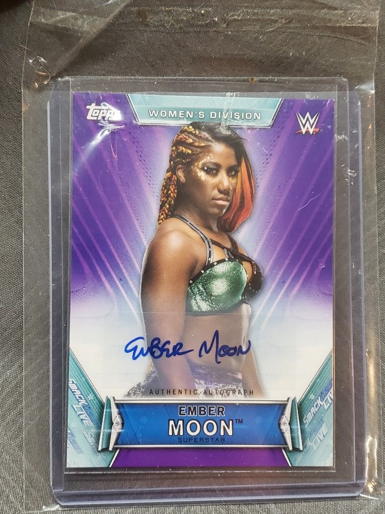 2019 Topps Card WWE Women's Division Purple 90/99 Ember Moon Autograph, Signed