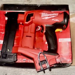 M18 Milwaukee Narrow Crown Stapler