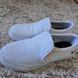 Nike Slip-ons