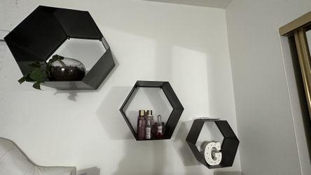 3 Hexagon Shape Shelf’s