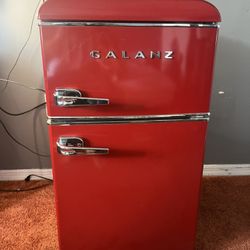Galanz Mini Fridge