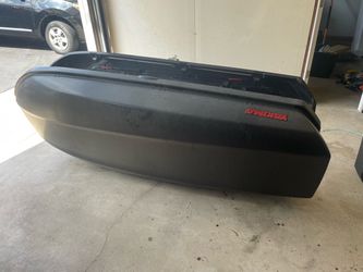 Yakima SkyBox 18 Roof Cargo Box – Good Condition (Fits Skis, Boards & Gear)