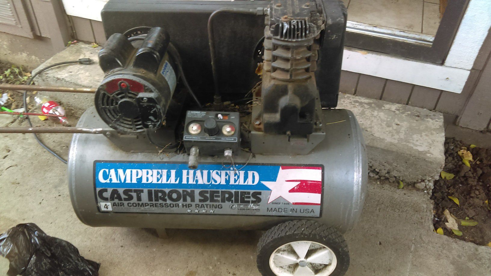 Campbell Hausfeld cast iron series 20 gallon air compressor