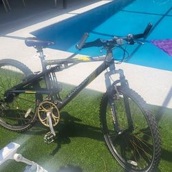 Mongoose Mountain Bike 