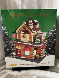 Heartland Valley Village Porcelain Lighted House