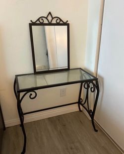 Vanity desk