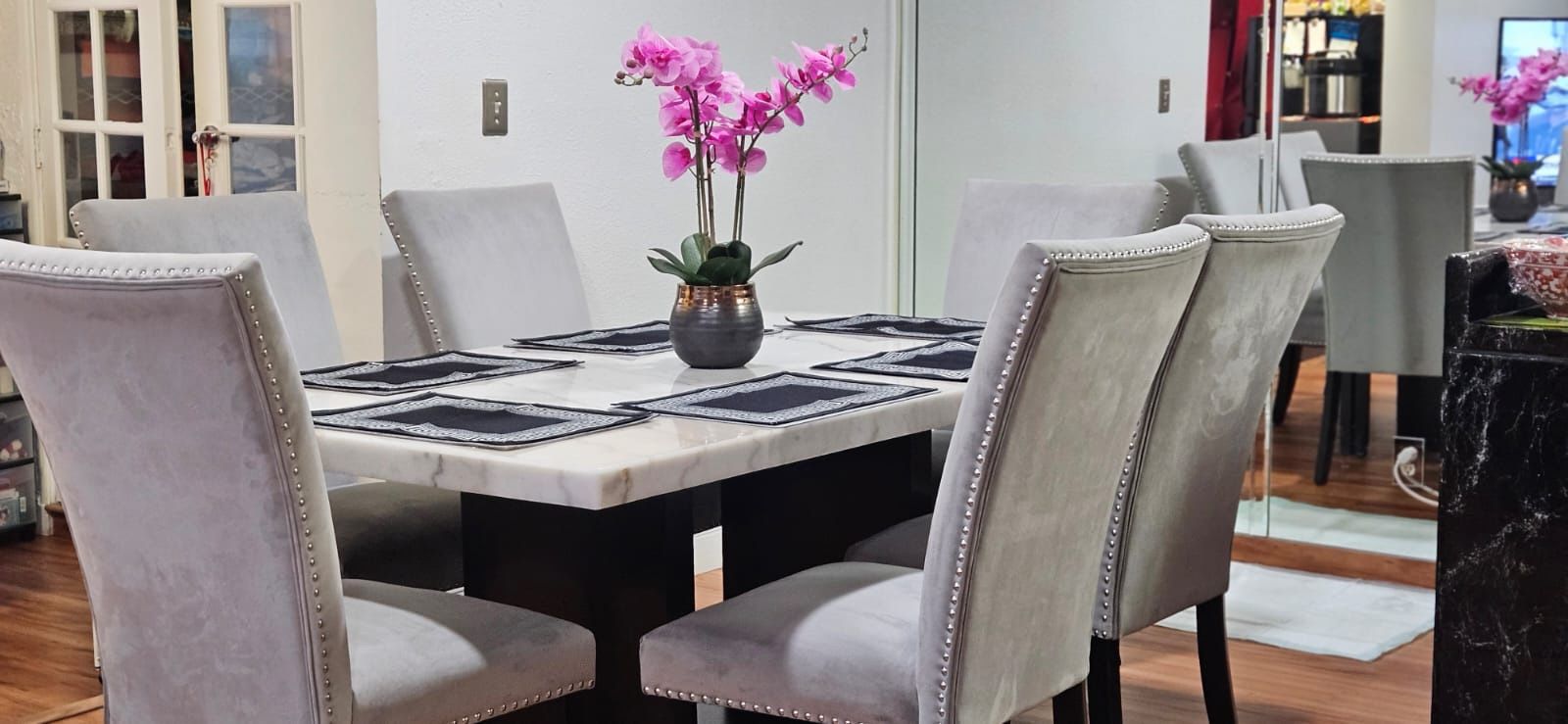 Dining Table And 6 Chairs. $600 OBO