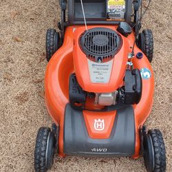 21" HUSQVARNA ALL-WHEEL DRIVE BAGGER 