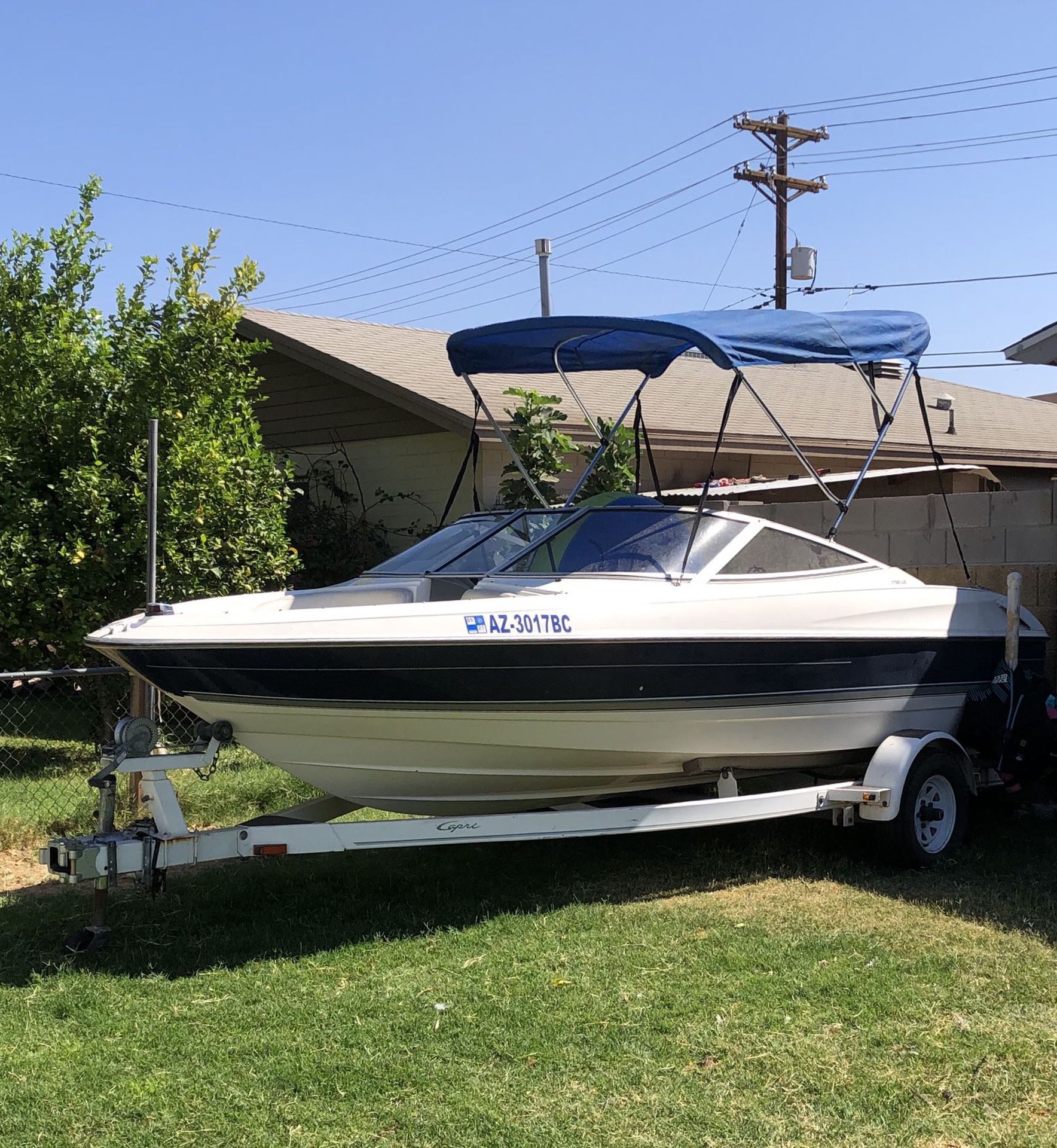 Ready for the lake it’s 1997 Bayliner it’s a four-cylinder it’s got lots of new parts I just change the wires the cables new battery new starter