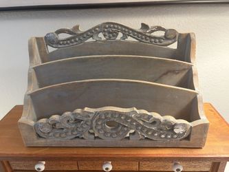 Solid Wooden Dividers + Decorative Pillow