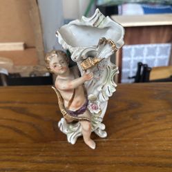 Vintage Victorian-Style Porcelain Cherub Vase / Figurine