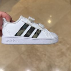 Baby Adidas White Sneaker Velcro Size Us4