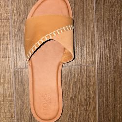 Tom’s Leather Sandal Size 9 Women’s 