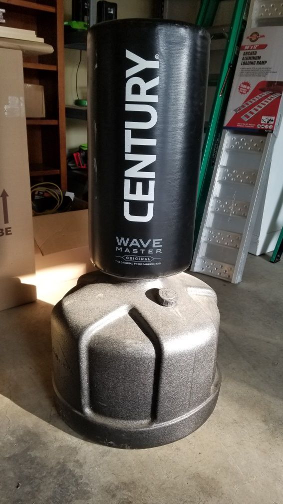 Century Wave master Punching bag Freestanding