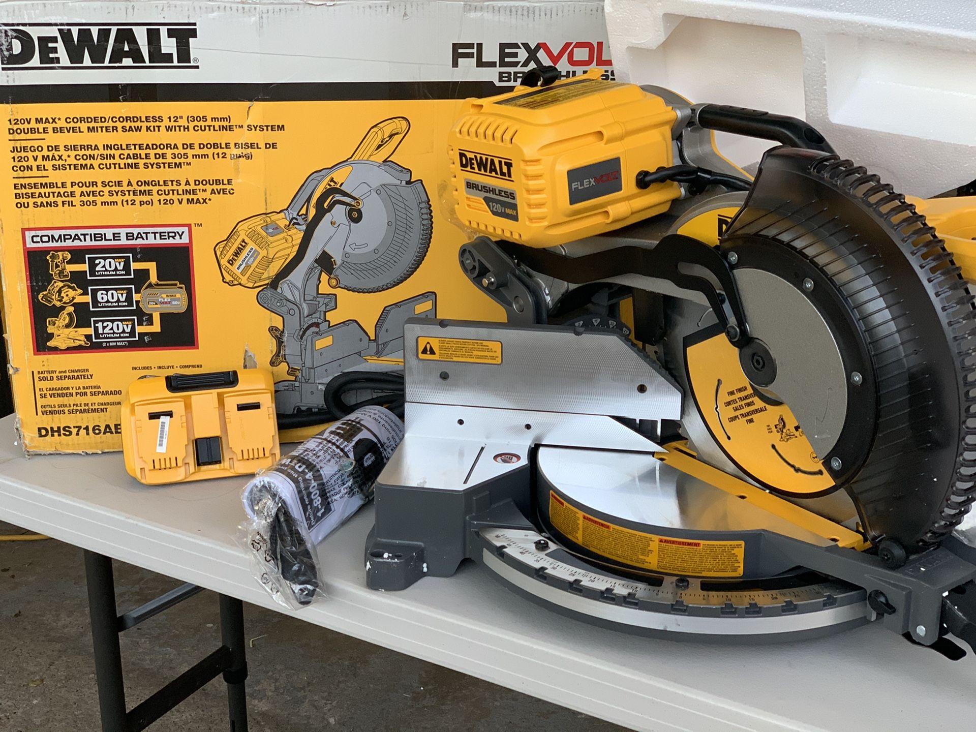 DEWALT Flexvolt Cordless Miter Saw. Serrucho de pila