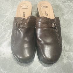 Clarks Womens Mules Clogs Brown Leather Slip On Patty Tayna Size 8.5 for Sale in New York NY OfferUp