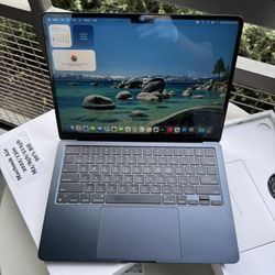 MacBook Air 13in M2 8gb Ram/ 512gb 2022 90% Battery Health 