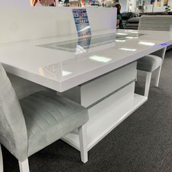 👔FATHERS DAY DINNING SALE GOING ON NOW👔 50% to 80% Off Retail!! DINNING TABLES STARTING @ $199🚨