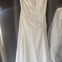Beautiful size 4 wedding dress