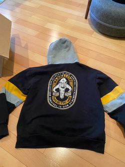 Star Wars Mandalorian hoodie - men’s medium