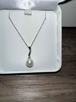 June Birthstone PEARL! Na Hoku Pearl Factory 14k white gold pendant with blue diamonds and a rare green 7.3 mm Akoya pearl