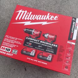 Milwaukee M18 18V Lithium-Ion Brushless Cordless Compact Drill / Impact Combo Kit (2-Tool) w/ 2x 2.0 Ah Batteries Charger & Bag $135 New