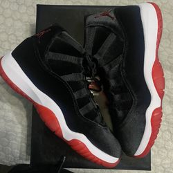 Jordan 11 Retro Bred Velvet 