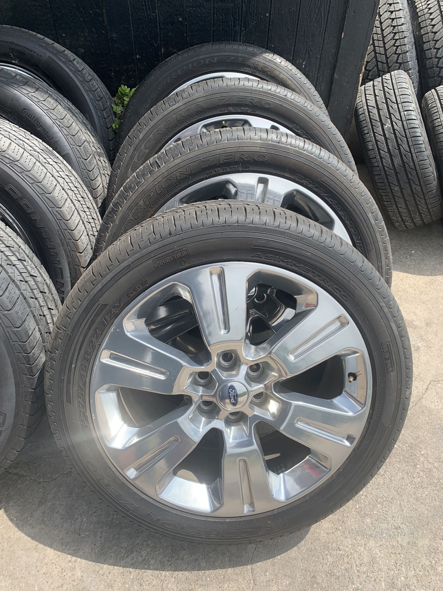 Like New 22” Ford Limited Rims And Tires 22 F150 Expedition Wheels F 150 F-150 Rines con Llantas Take offs off  pull pulloffs stock stocks factory Ori