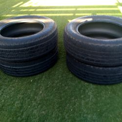 4 Used Toyo H/T ll Open Country Tires 225/65R17 (2 In Good Condition & 2 In Fair) Asking No Less Than 80dlls (Alvernon & Valencia)