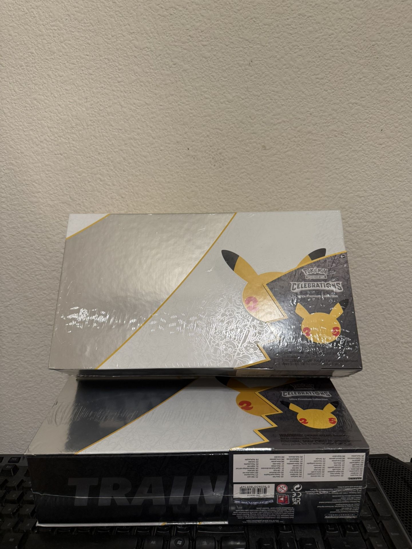Pokmon TCG 25th Anniversary Celebrations Ultra Premium Collection Box (2x)  - www.joarbit.com