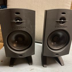 Bookshelf Speakers 