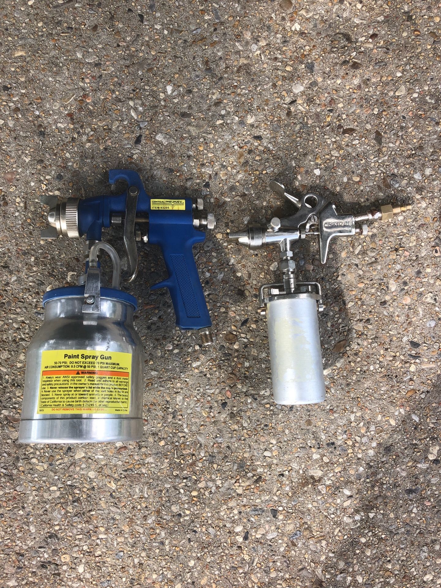 Pneumatic spray gun