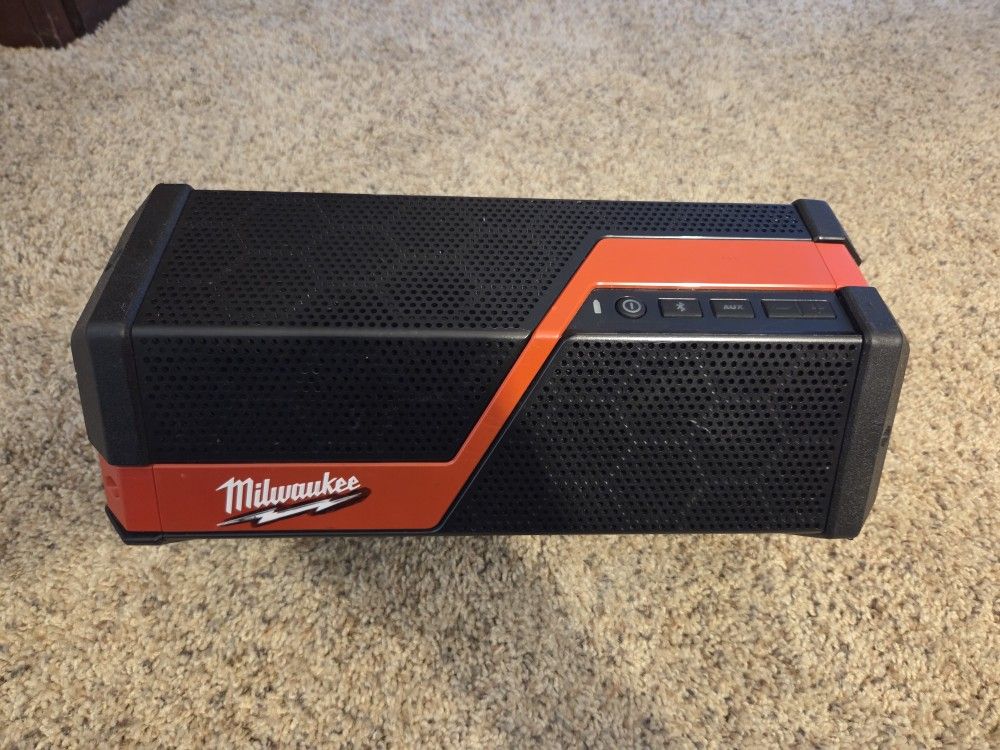 Milwaukee Jobsite Speaker with Bluetooth