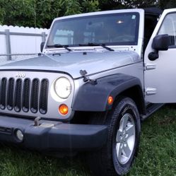 2008 Jeep 5 Speed  Clean Title 