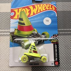 Hot Wheels 2026 Cone Shaker Treasure Hunt HW Starting Grid Green 122/250