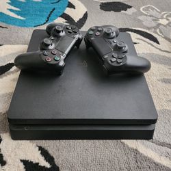 Ps4 With 2 Controllers 