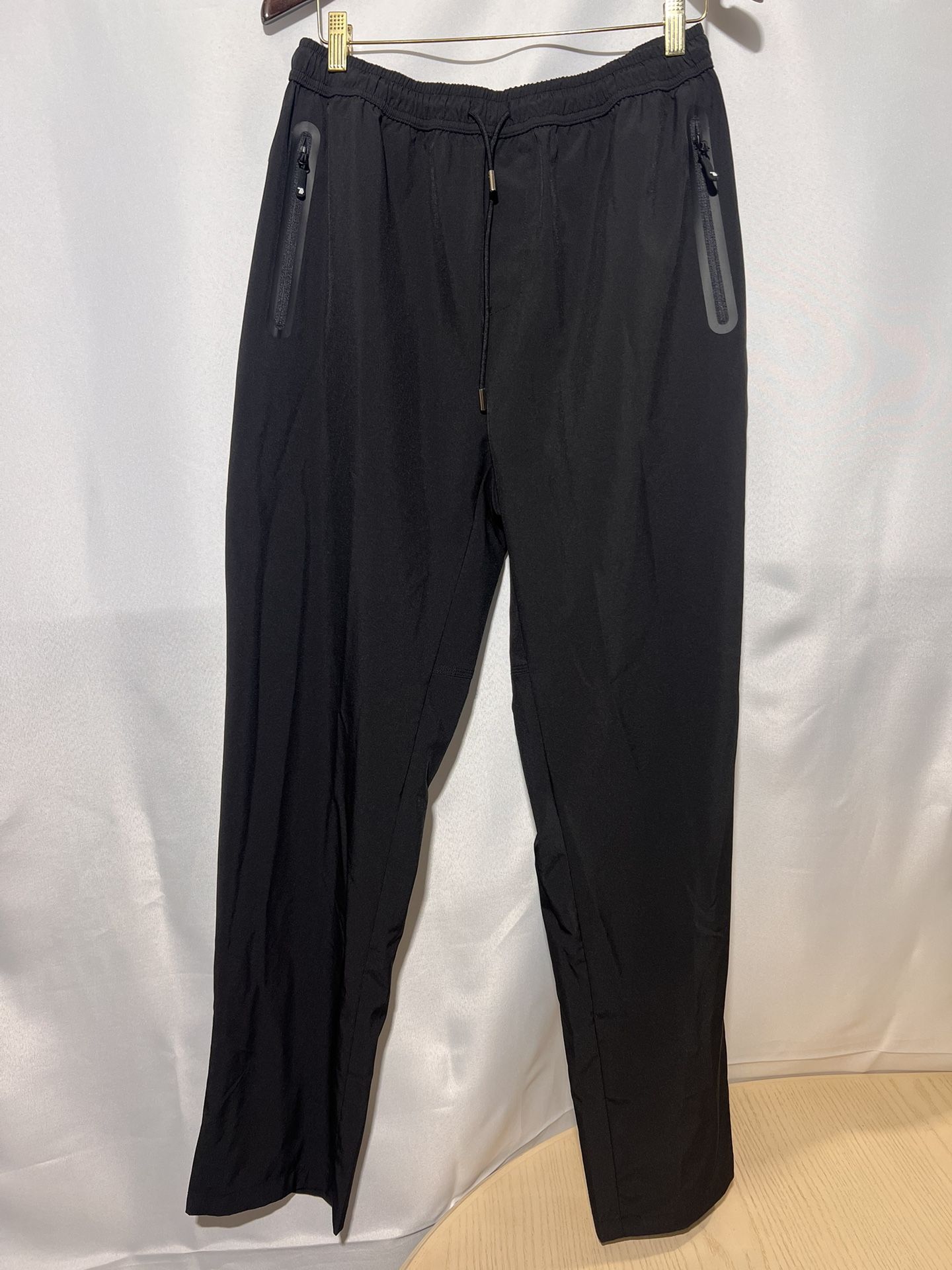 Outdoor sports men’s large windbreaker pants with zippered pockets black