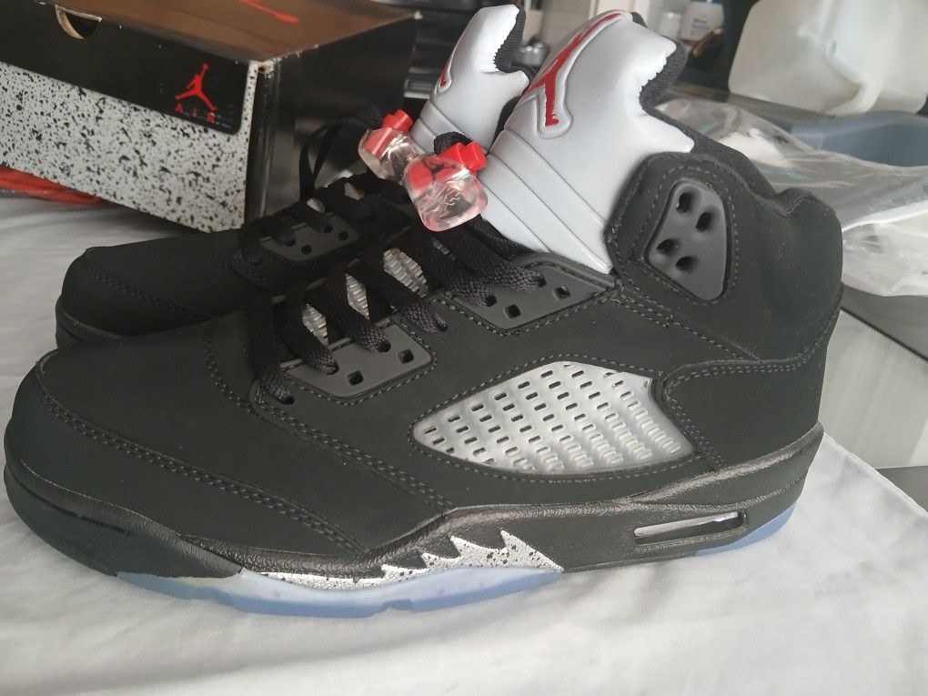 Size 8 Air Jordan 5 Retro