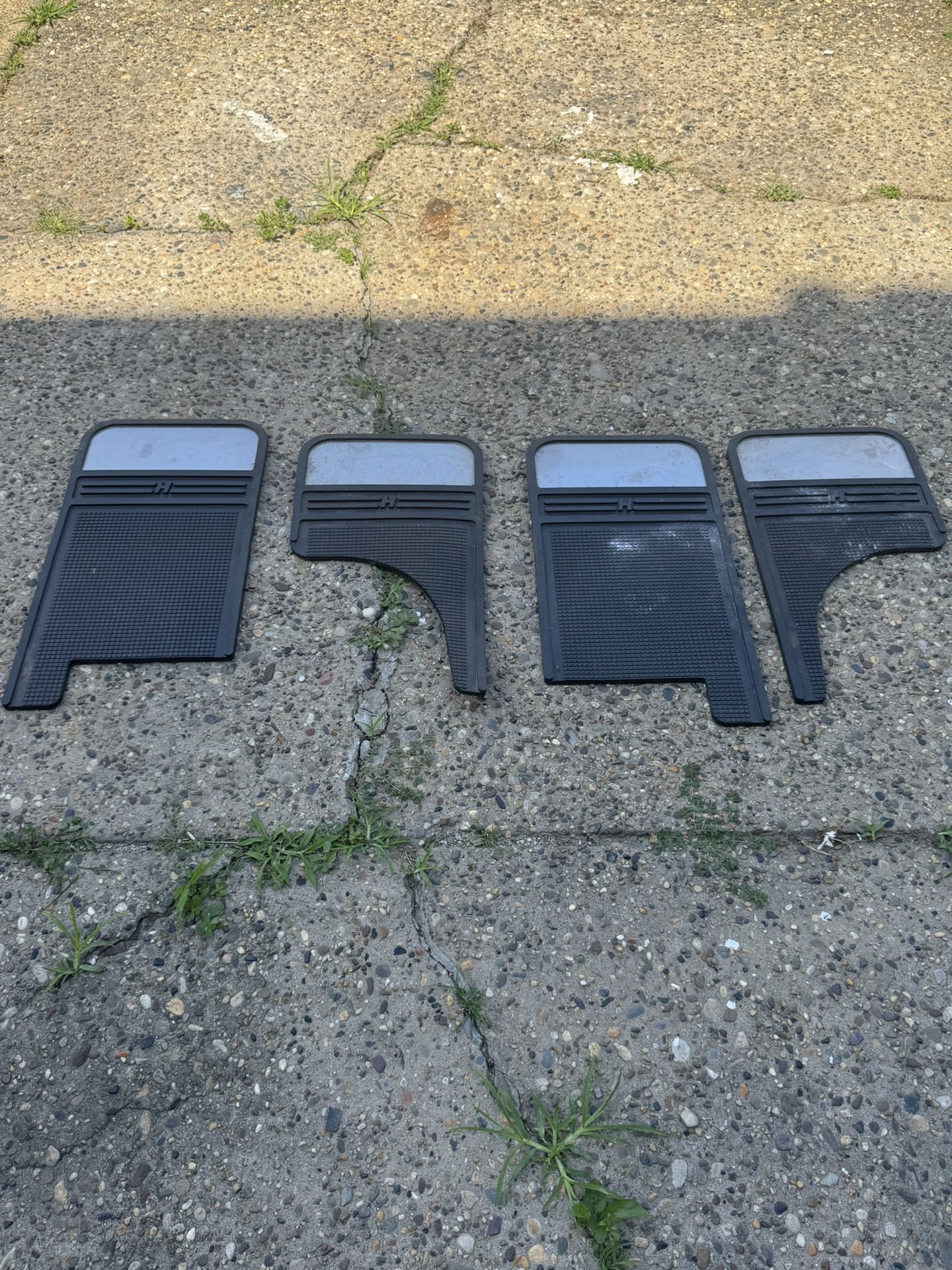 Universal mudflaps
