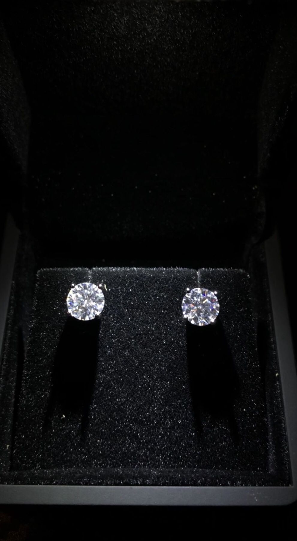 1 CT Moissanite Diamond Studs